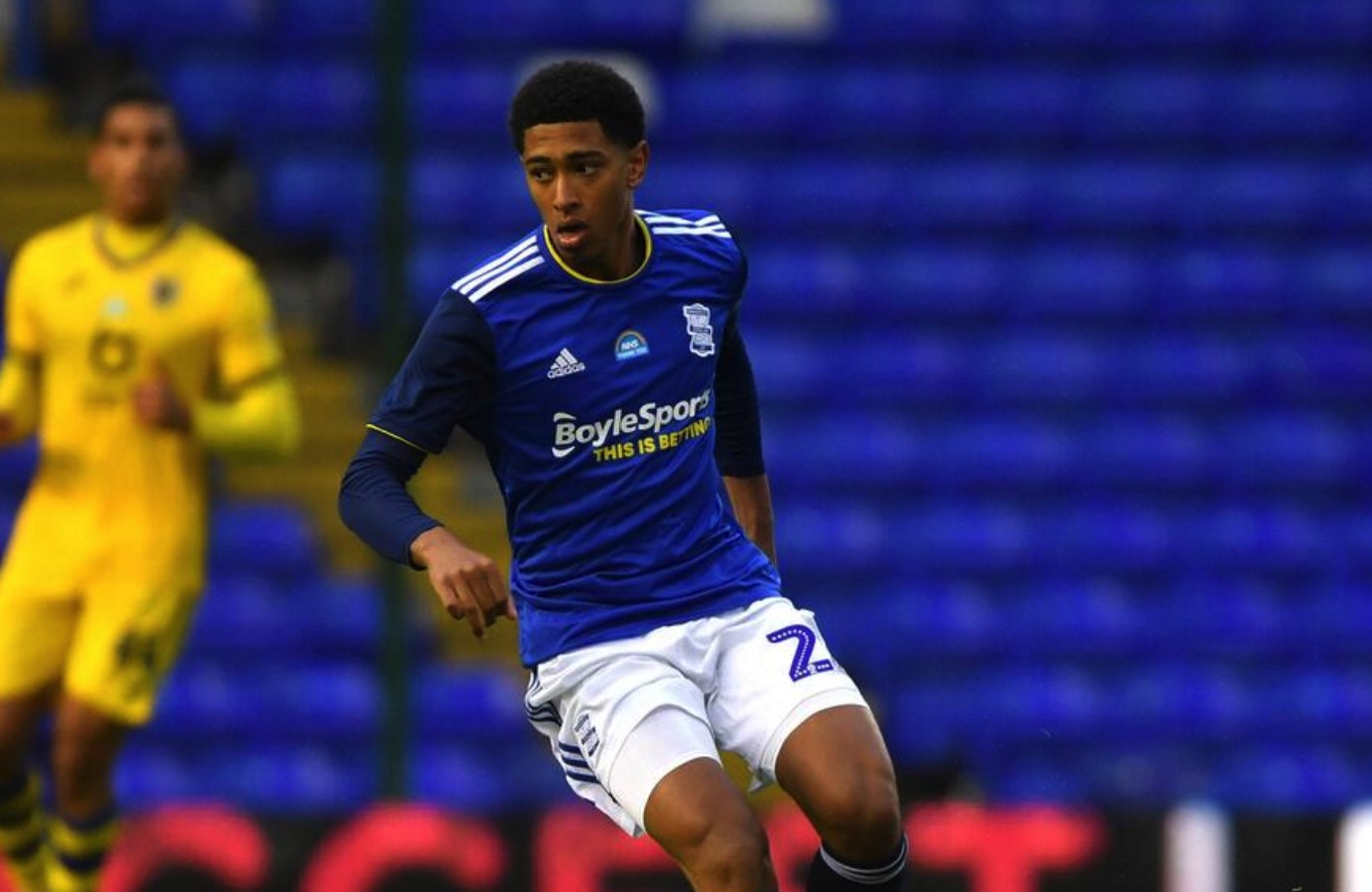 意媒：黄潜考虑买断那不勒斯租将拉法-马林，皇马握有回购权（意媒：比利亚雷亚尔考虑买断那不勒斯租借的拉法-马林，皇马保留回购权）