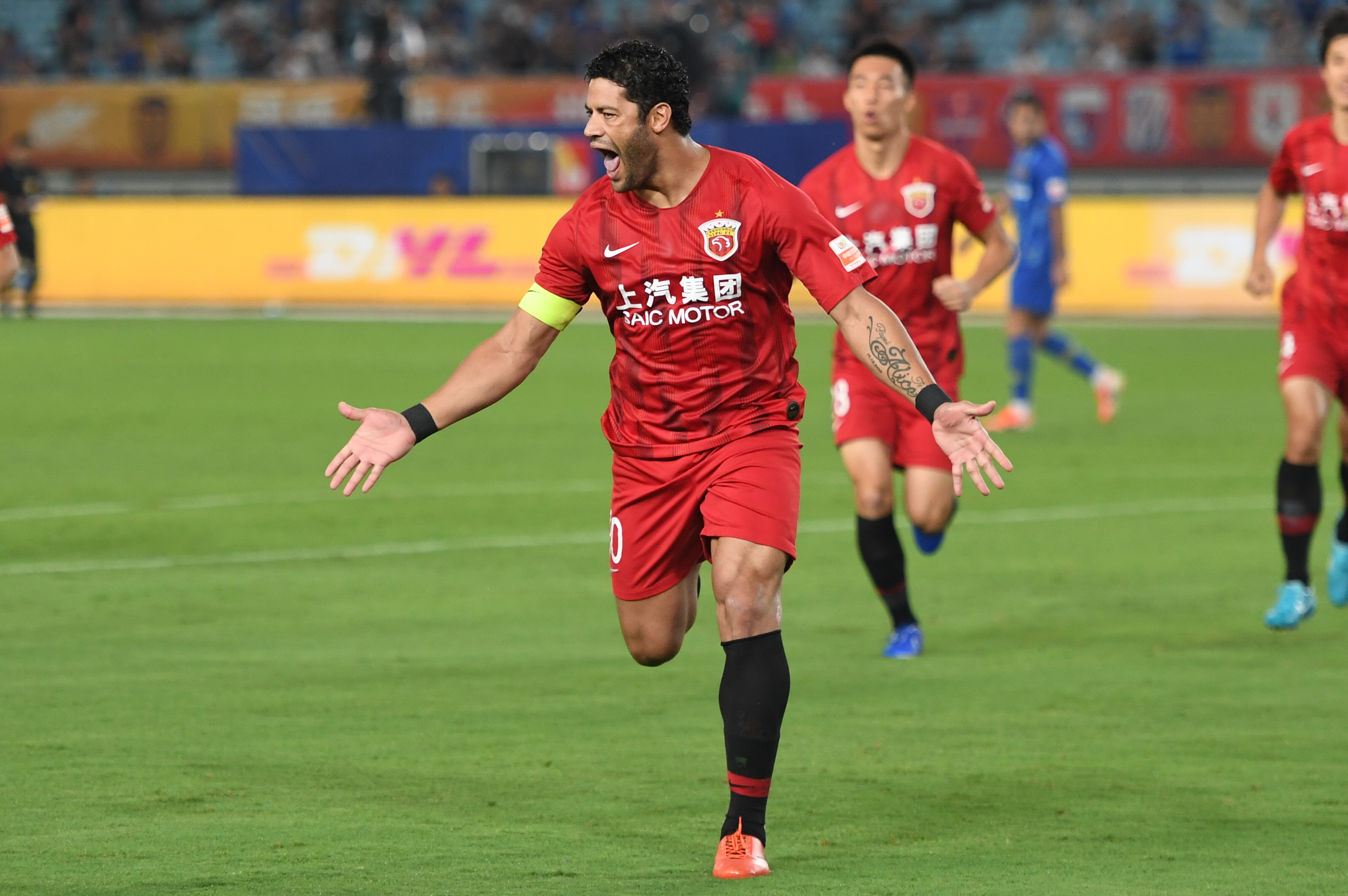 足球队报：瓦科下赛季或将转战江浙沪地区的中超俱乐部（足球队报称瓦科或在下赛季改投江浙沪中超球队）