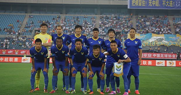 广东对抗训练！萨姆纳暴扣，王少杰好使，崔永熙未现身5v5！（广东队对抗训练！萨姆纳飞天暴扣，王少杰状态火热，崔永熙未参加5v5）