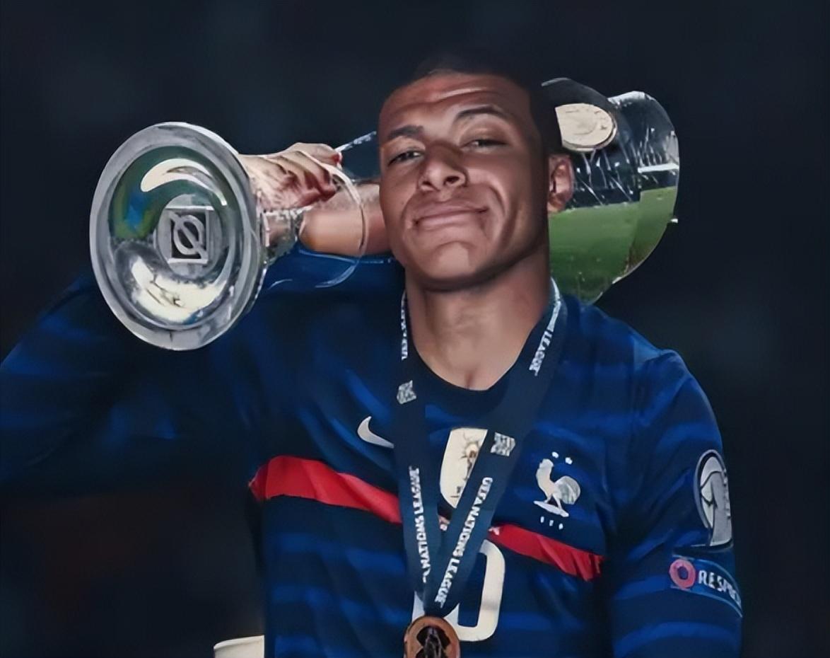 本菲卡1-1葡体，贡萨尔维斯、苏达科夫破门，普雷斯蒂安尼染红（本菲卡1-1葡体：贡萨尔维斯、苏达科夫建功，普雷斯蒂安尼红牌离场）