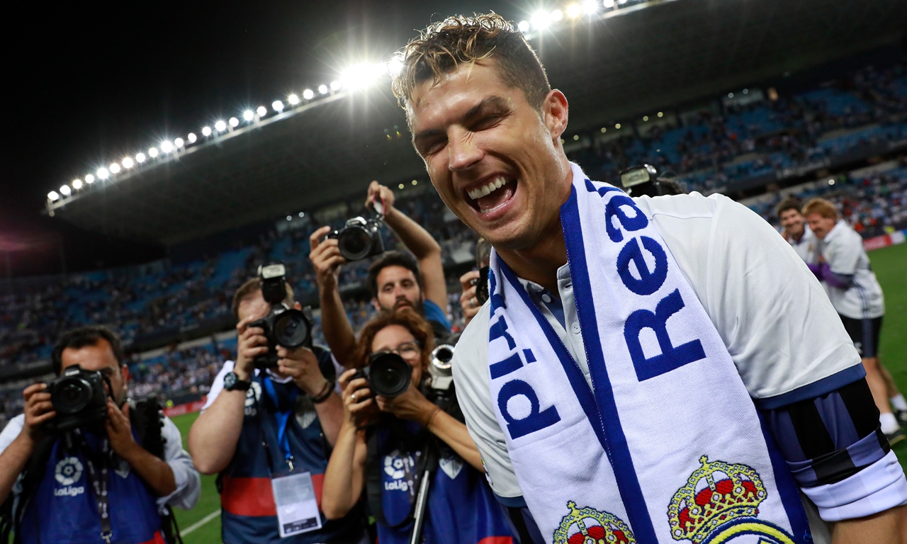 阿奇姆彭遭成都球迷种族歧视，队长王上源发文声援（阿奇姆彭遭遇成都球迷种族歧视，队长王上源发声力挺）