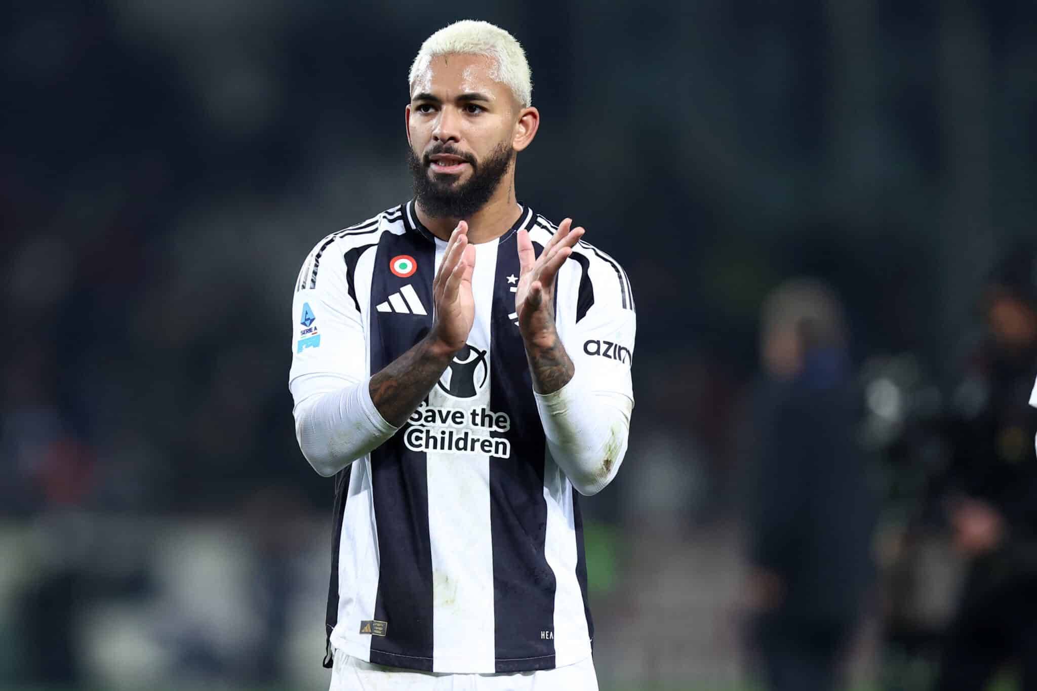 小法：梅西第一次训练就把我晃倒了；现在的球员有点被宠坏了（法布雷加斯：梅西首次训练就把我晃倒，如今的球员有些被惯坏了）