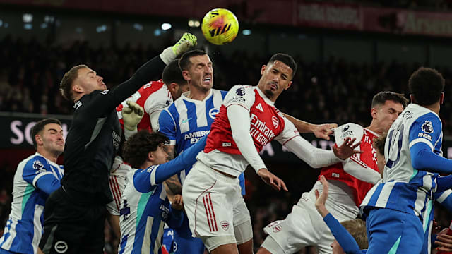 巴恩斯暴露进攻短板，近20次出手，命中率仅为33.3%（巴恩斯进攻乏力：最近20投命中率仅33.3%）