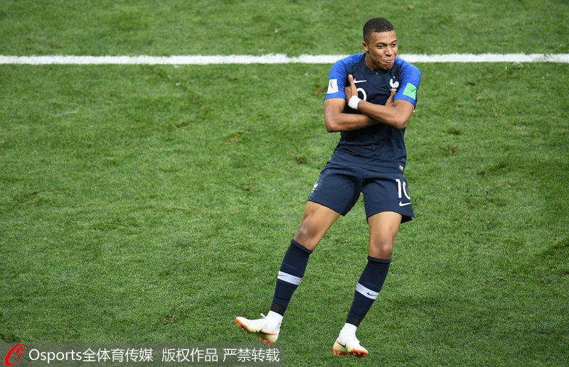 奥斯梅恩面对坦桑尼亚7次射门但未进球：1球被吹+1球被极限解围（奥斯梅恩对阵坦桑尼亚7射仍挂零：一球被判无效、一次被门线解围）